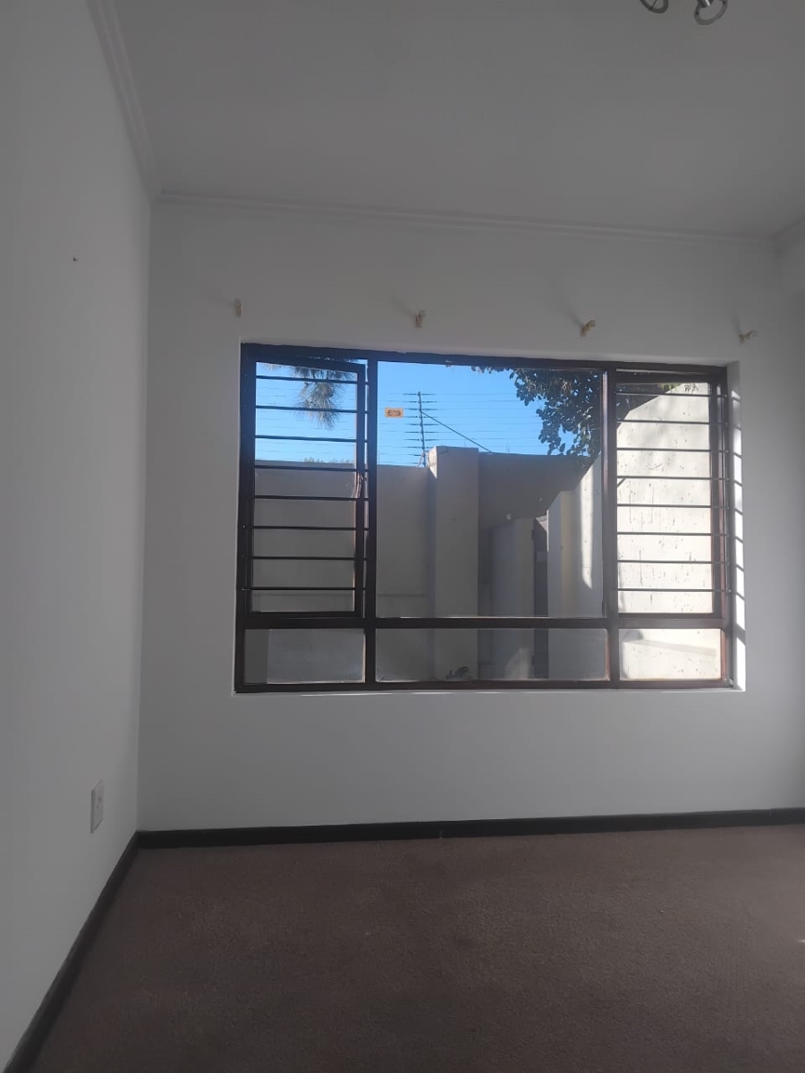 2 Bedroom Property for Sale in Maroeladal Gauteng