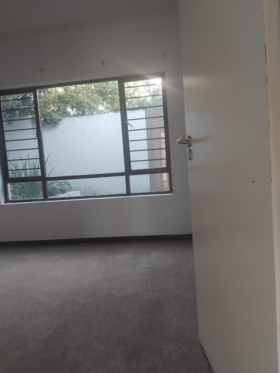 2 Bedroom Property for Sale in Maroeladal Gauteng