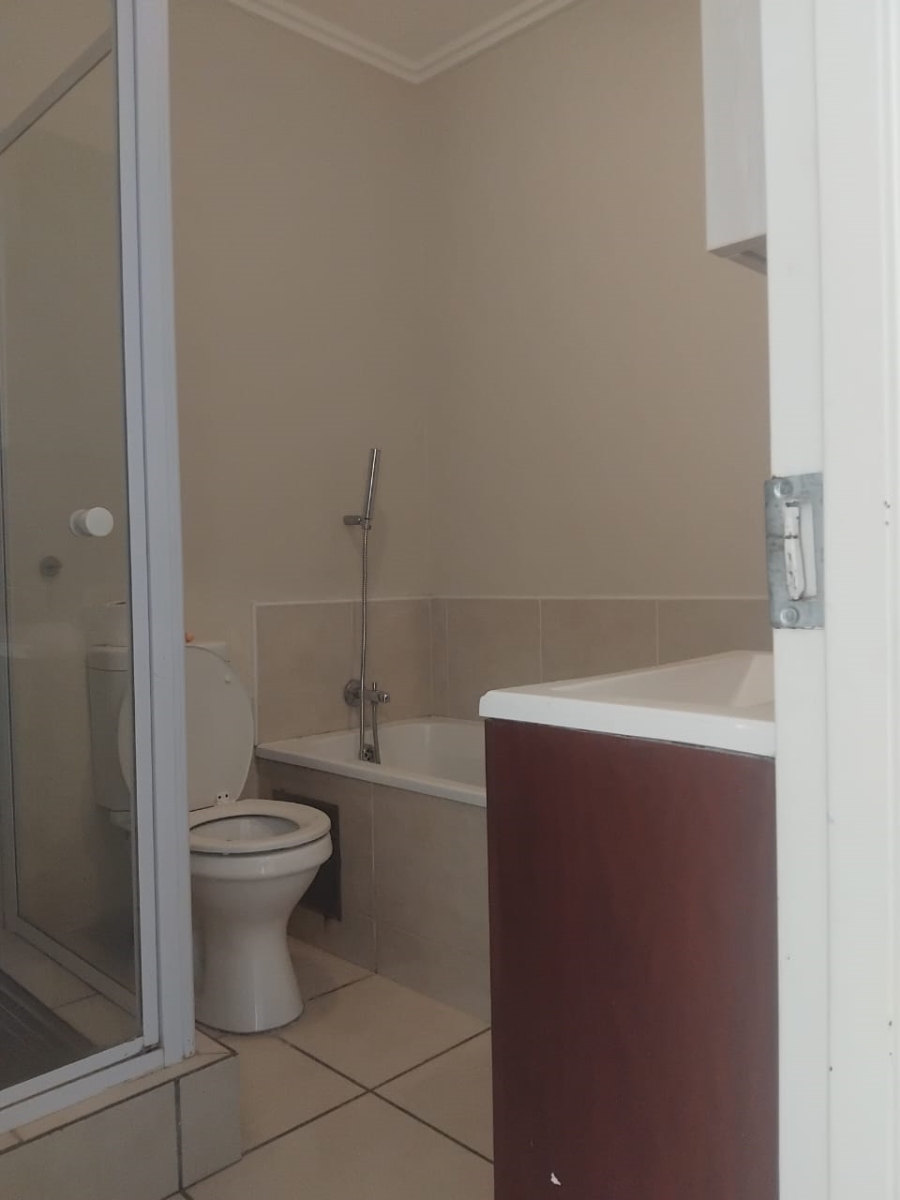 2 Bedroom Property for Sale in Maroeladal Gauteng