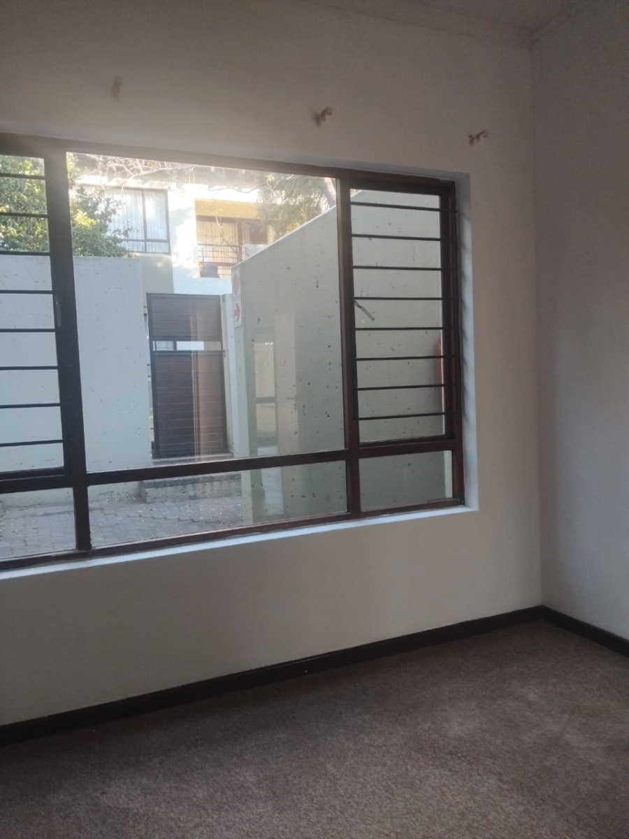 2 Bedroom Property for Sale in Maroeladal Gauteng