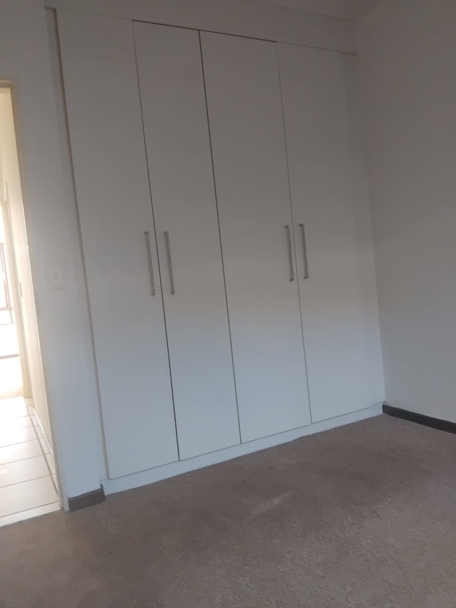 2 Bedroom Property for Sale in Maroeladal Gauteng