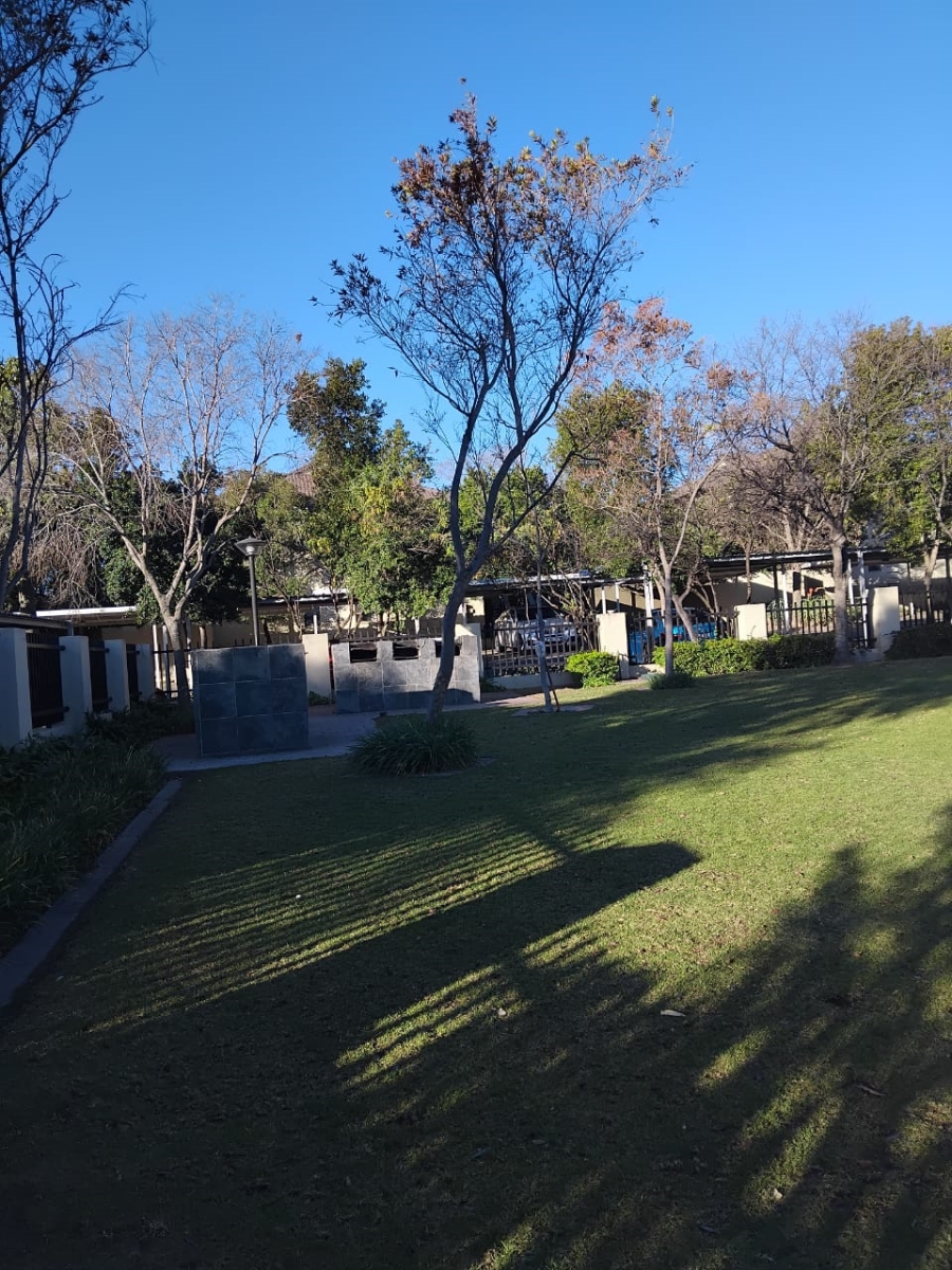 2 Bedroom Property for Sale in Maroeladal Gauteng