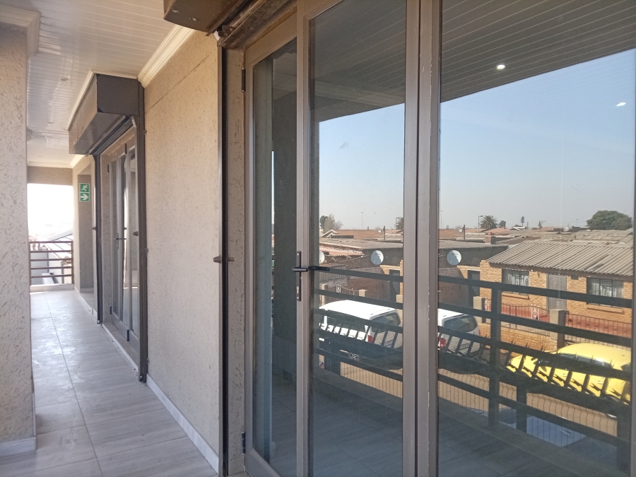 To Let Commercial Property for Rent in Jabulani Gauteng