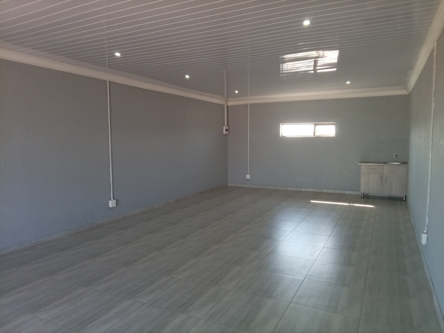 To Let Commercial Property for Rent in Jabulani Gauteng