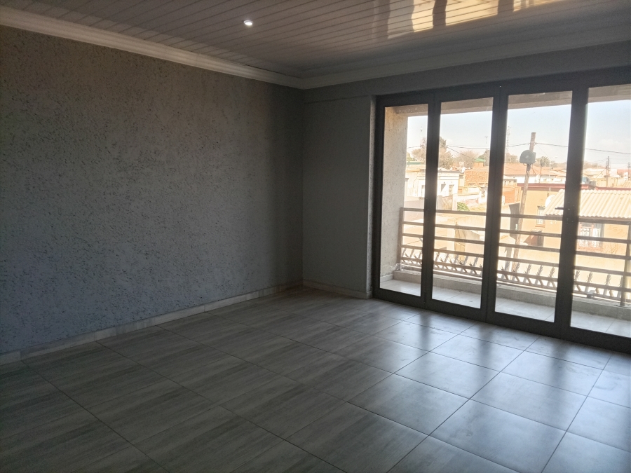 To Let Commercial Property for Rent in Jabulani Gauteng