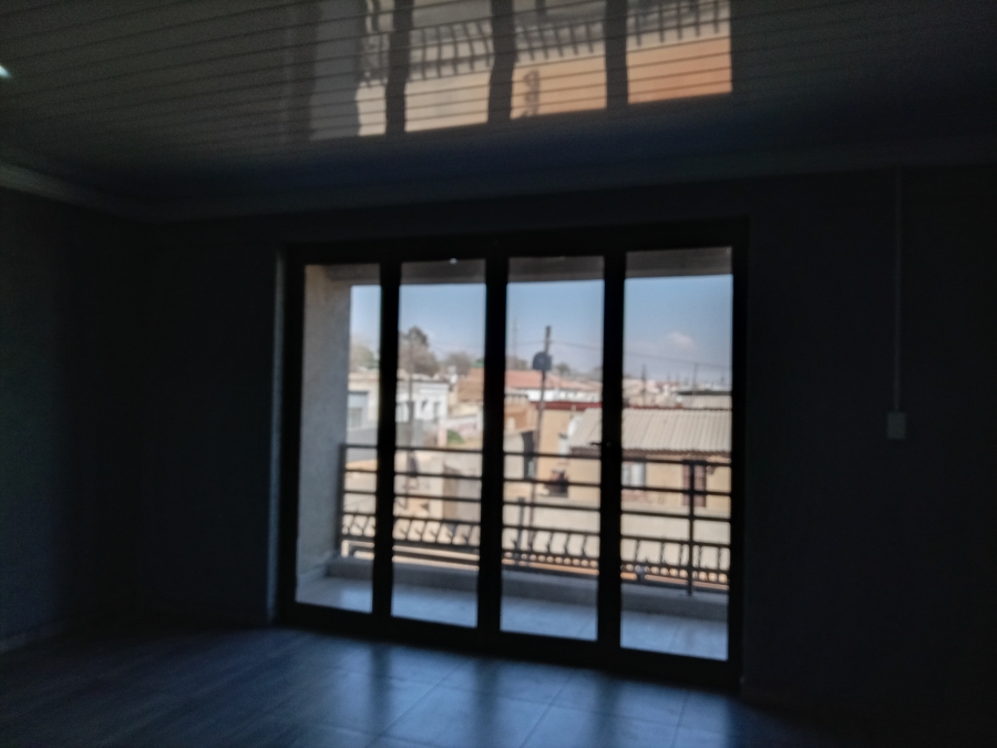 To Let Commercial Property for Rent in Jabulani Gauteng