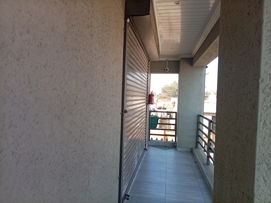 To Let Commercial Property for Rent in Jabulani Gauteng