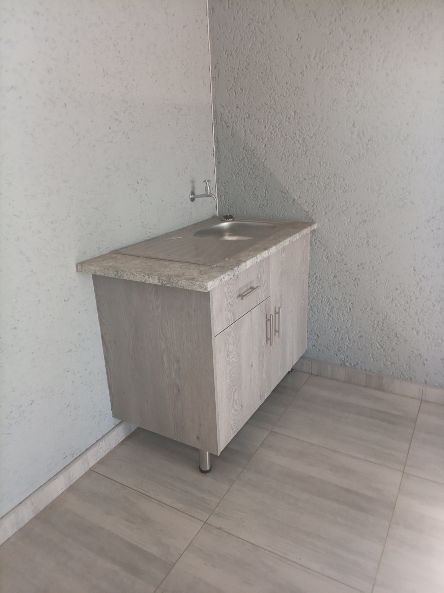 To Let Commercial Property for Rent in Jabulani Gauteng