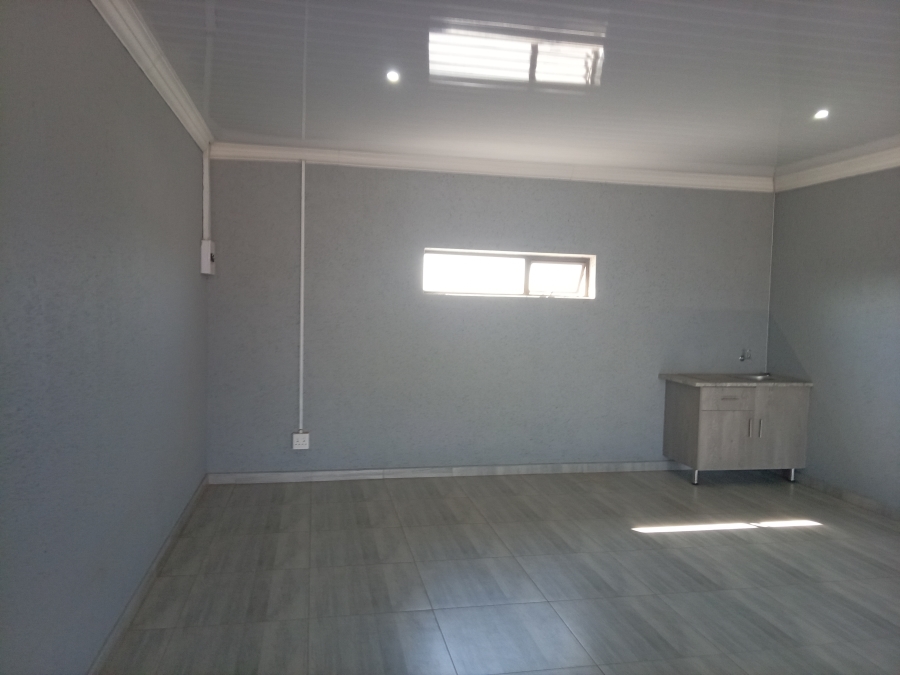 To Let Commercial Property for Rent in Jabulani Gauteng