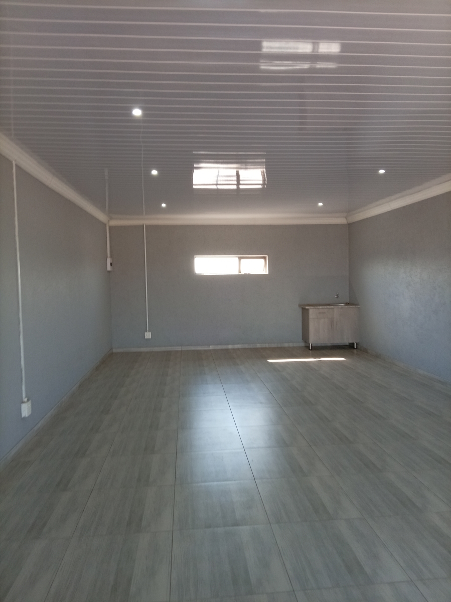To Let Commercial Property for Rent in Jabulani Gauteng