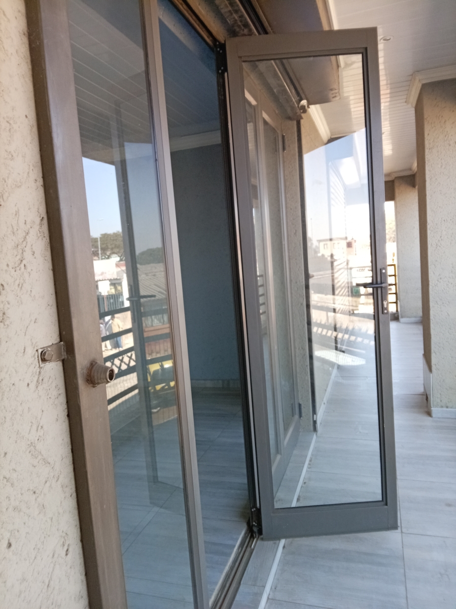 To Let Commercial Property for Rent in Jabulani Gauteng