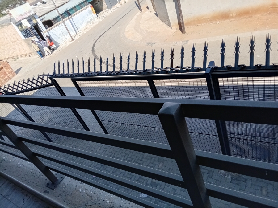 To Let Commercial Property for Rent in Jabulani Gauteng