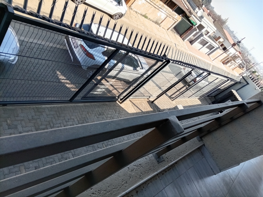 To Let Commercial Property for Rent in Jabulani Gauteng