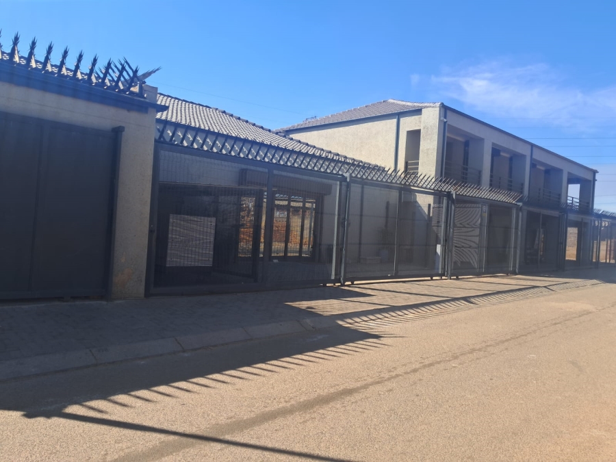 To Let Commercial Property for Rent in Jabulani Gauteng