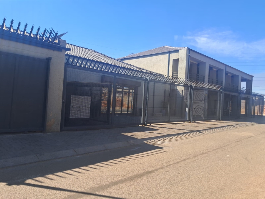To Let Commercial Property for Rent in Jabulani Gauteng