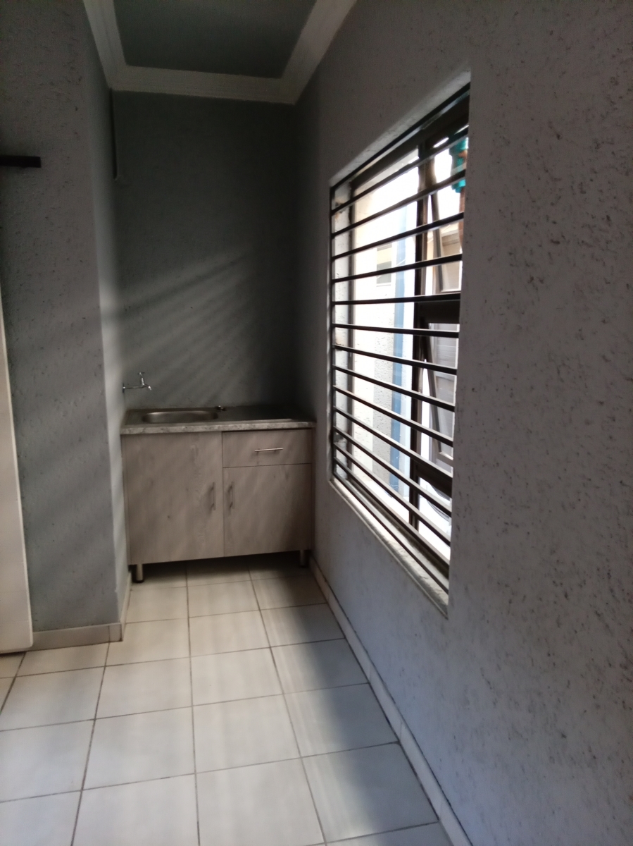 To Let Commercial Property for Rent in Jabulani Gauteng