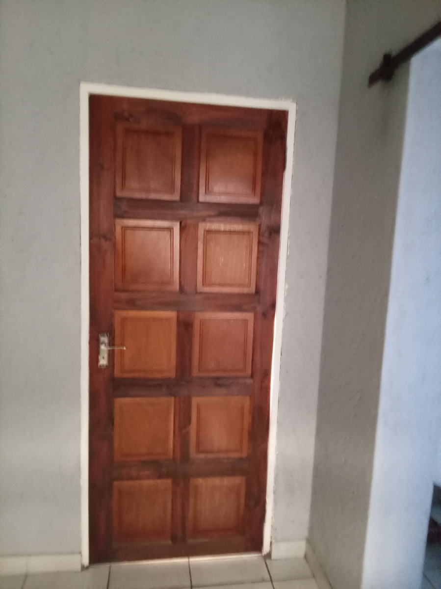 To Let Commercial Property for Rent in Jabulani Gauteng