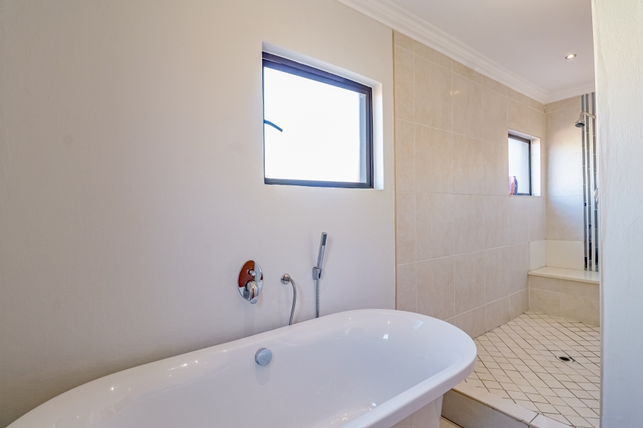 3 Bedroom Property for Sale in Six Fountains Residential Estate Gauteng