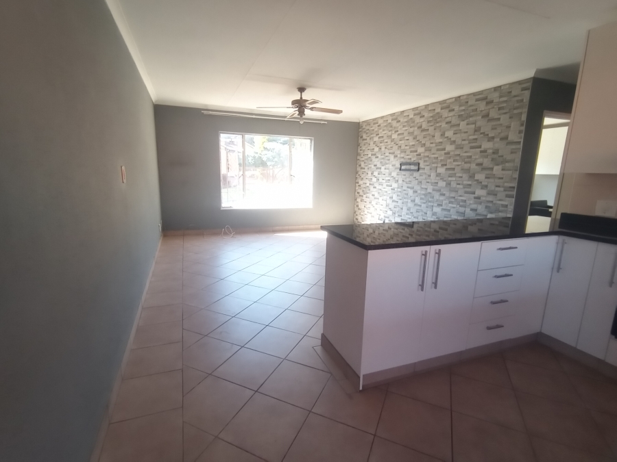 2 Bedroom Property for Sale in Helderkruin Gauteng