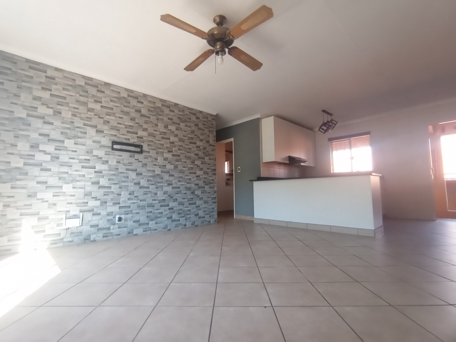 2 Bedroom Property for Sale in Helderkruin Gauteng