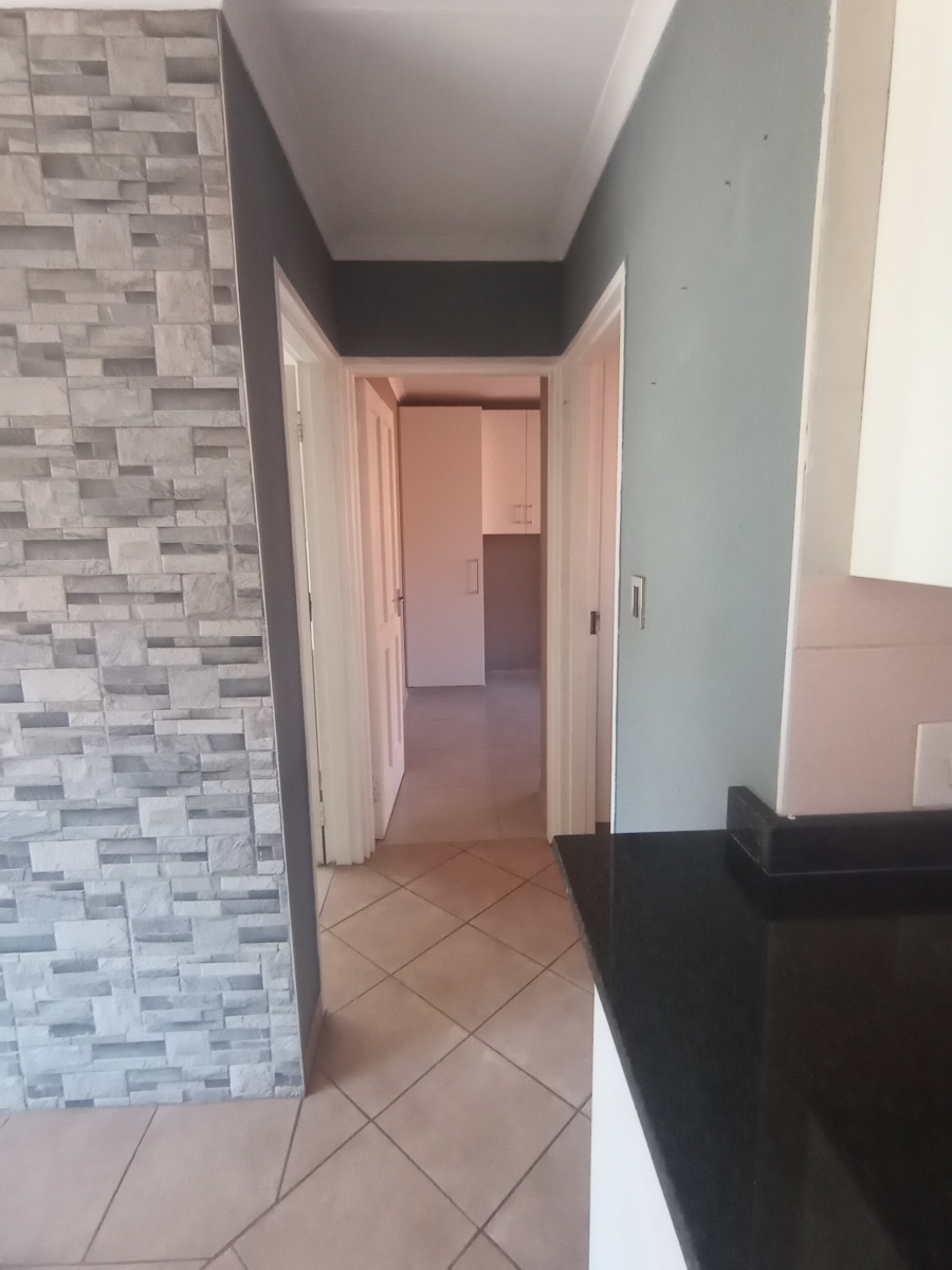 2 Bedroom Property for Sale in Helderkruin Gauteng