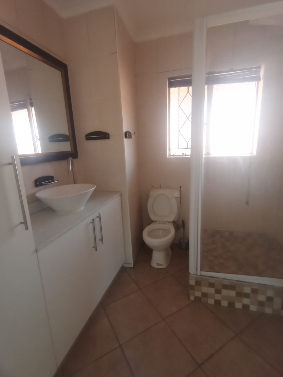 2 Bedroom Property for Sale in Helderkruin Gauteng