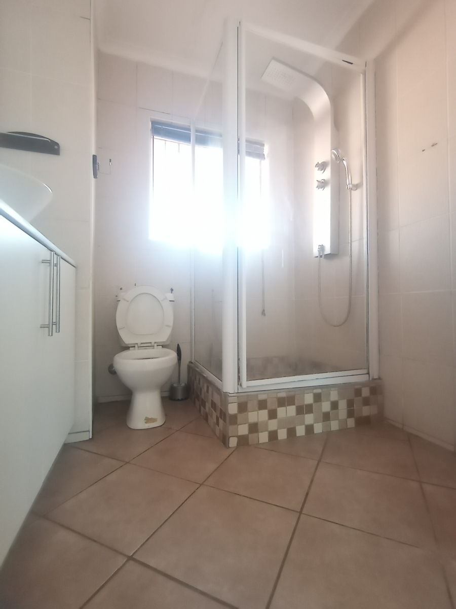2 Bedroom Property for Sale in Helderkruin Gauteng