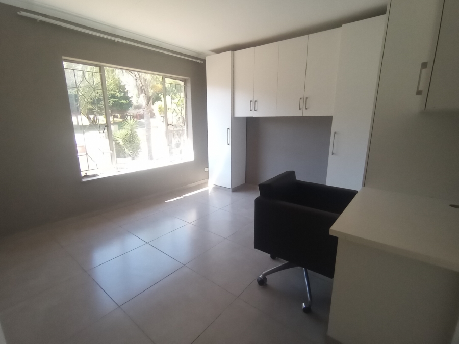 2 Bedroom Property for Sale in Helderkruin Gauteng