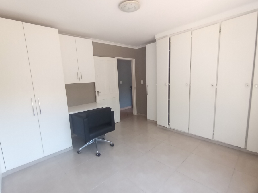 2 Bedroom Property for Sale in Helderkruin Gauteng