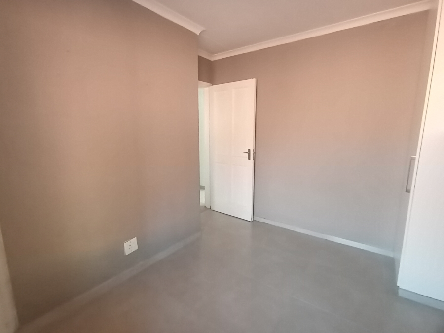 2 Bedroom Property for Sale in Helderkruin Gauteng