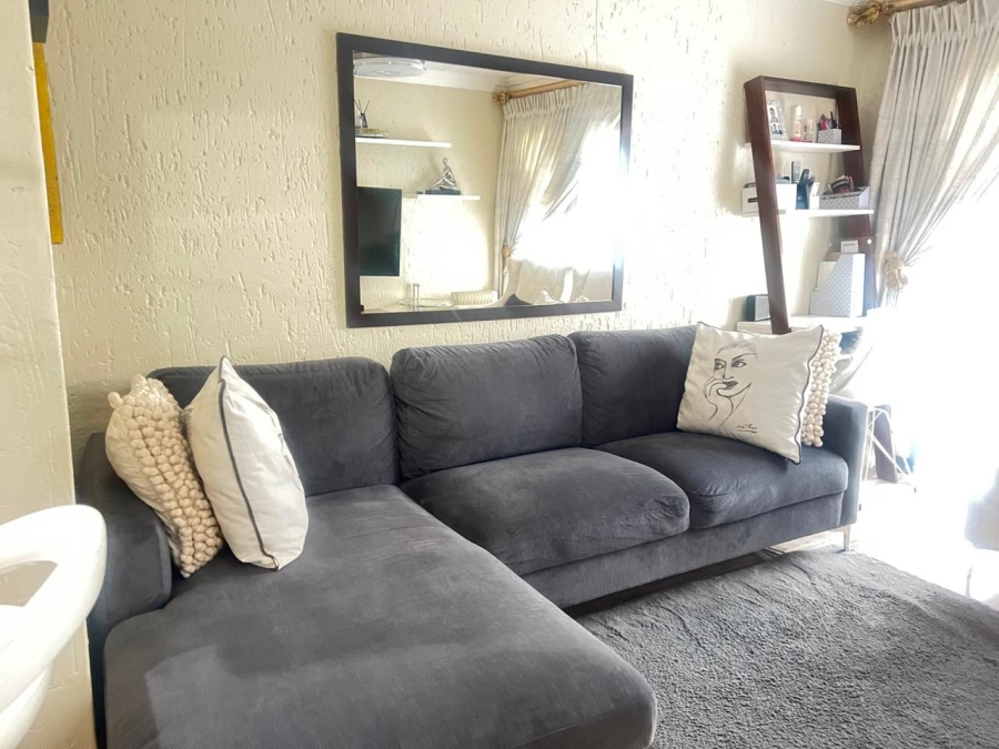 2 Bedroom Property for Sale in Ormonde View Gauteng