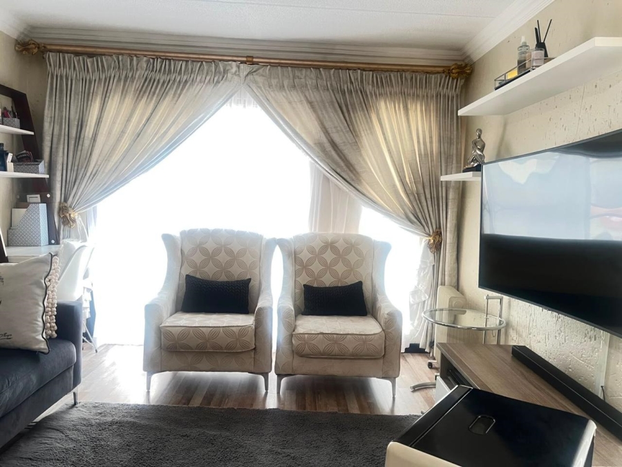 2 Bedroom Property for Sale in Ormonde View Gauteng