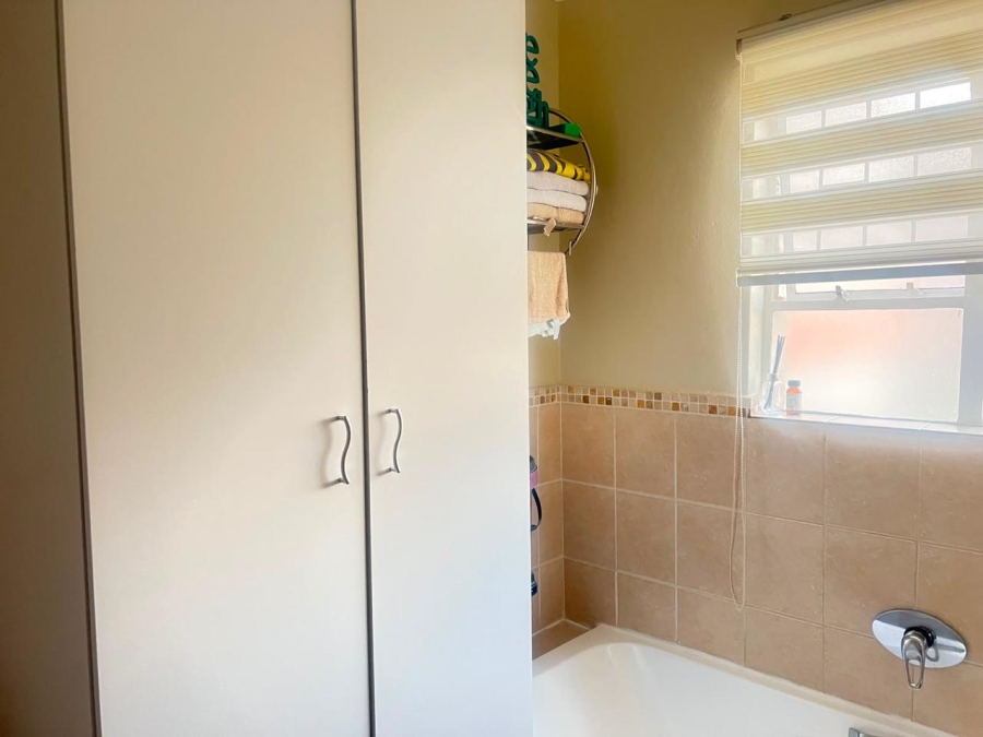 2 Bedroom Property for Sale in Ormonde View Gauteng