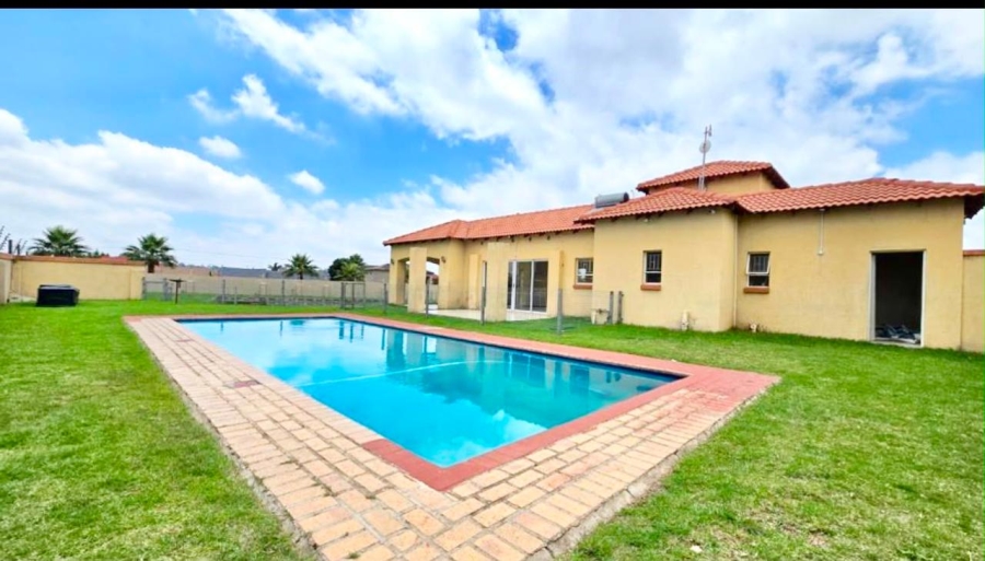 2 Bedroom Property for Sale in Ormonde View Gauteng