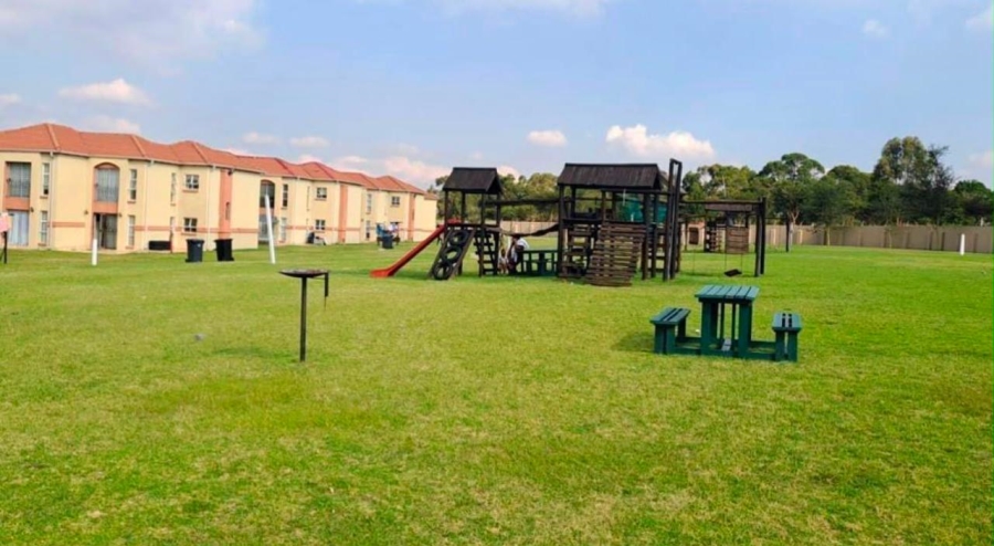 2 Bedroom Property for Sale in Ormonde View Gauteng