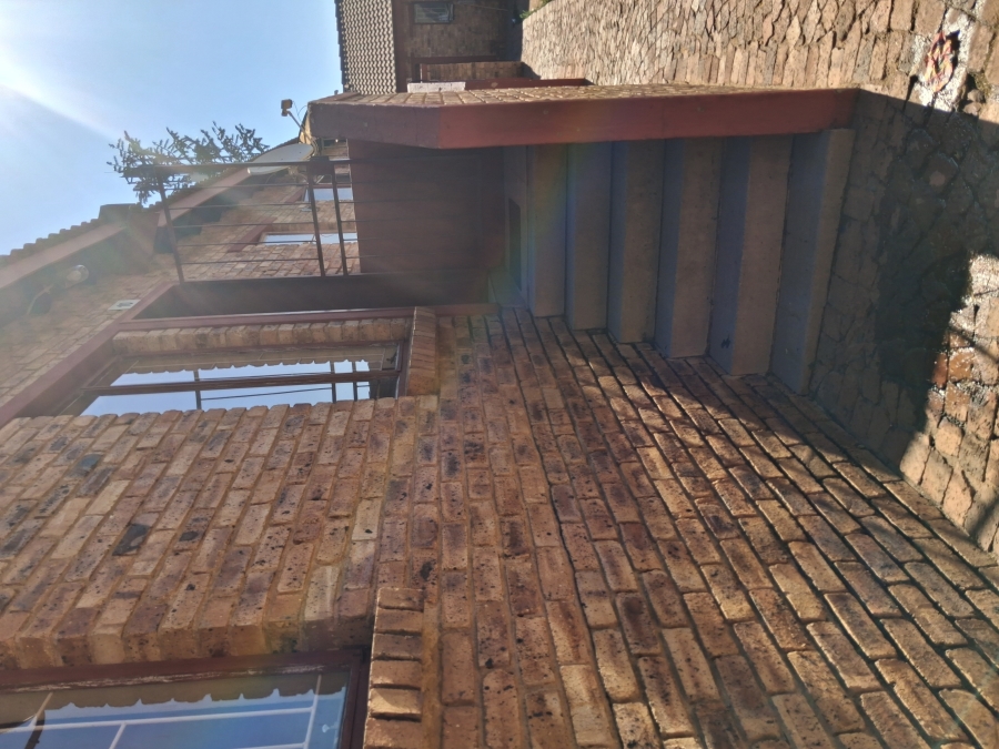 2 Bedroom Property for Sale in Olievenhoutbosch Gauteng