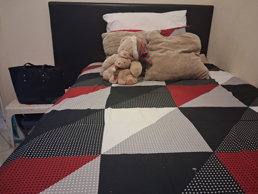 2 Bedroom Property for Sale in Olievenhoutbosch Gauteng