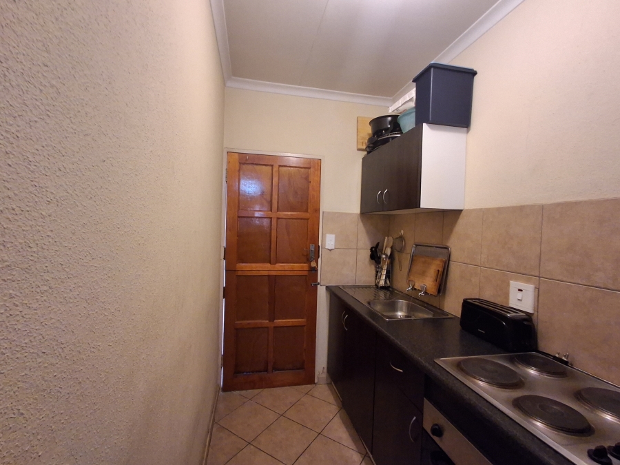 2 Bedroom Property for Sale in Olievenhoutbosch Gauteng