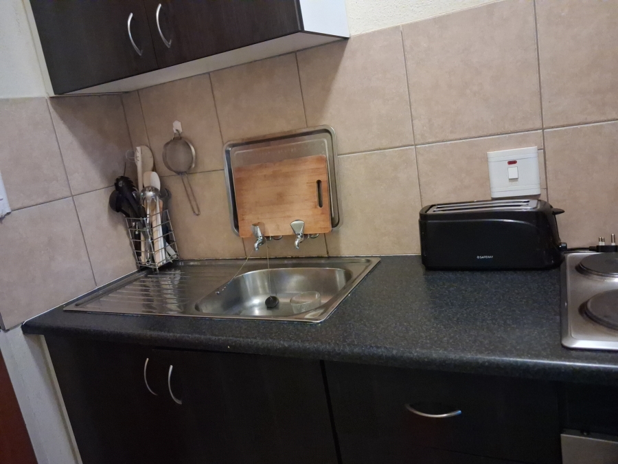 2 Bedroom Property for Sale in Olievenhoutbosch Gauteng