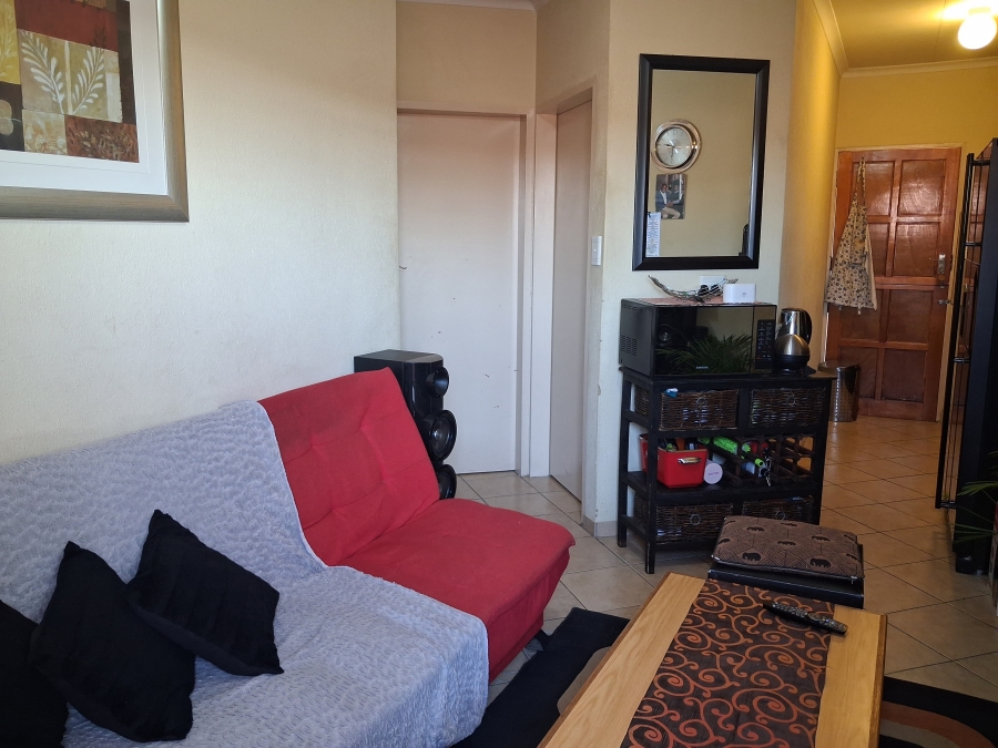 2 Bedroom Property for Sale in Olievenhoutbosch Gauteng