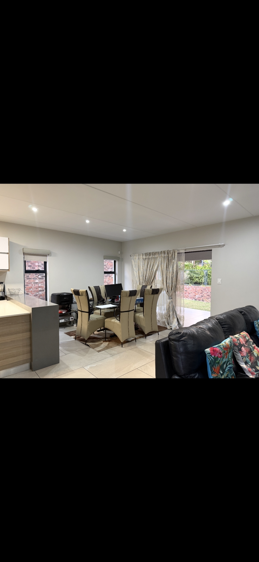 4 Bedroom Property for Sale in Crowthorne AH Gauteng