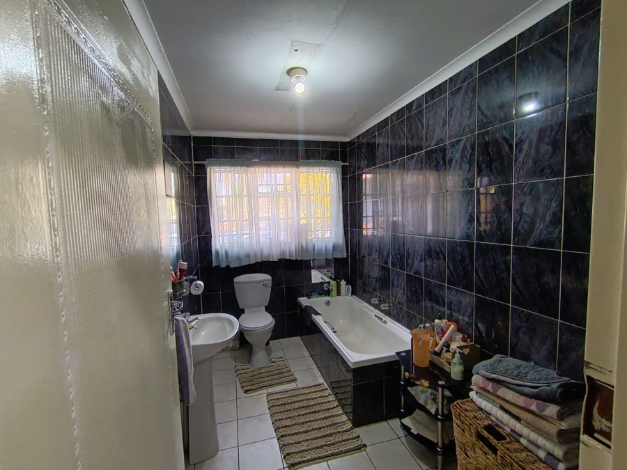3 Bedroom Property for Sale in Dersley Gauteng