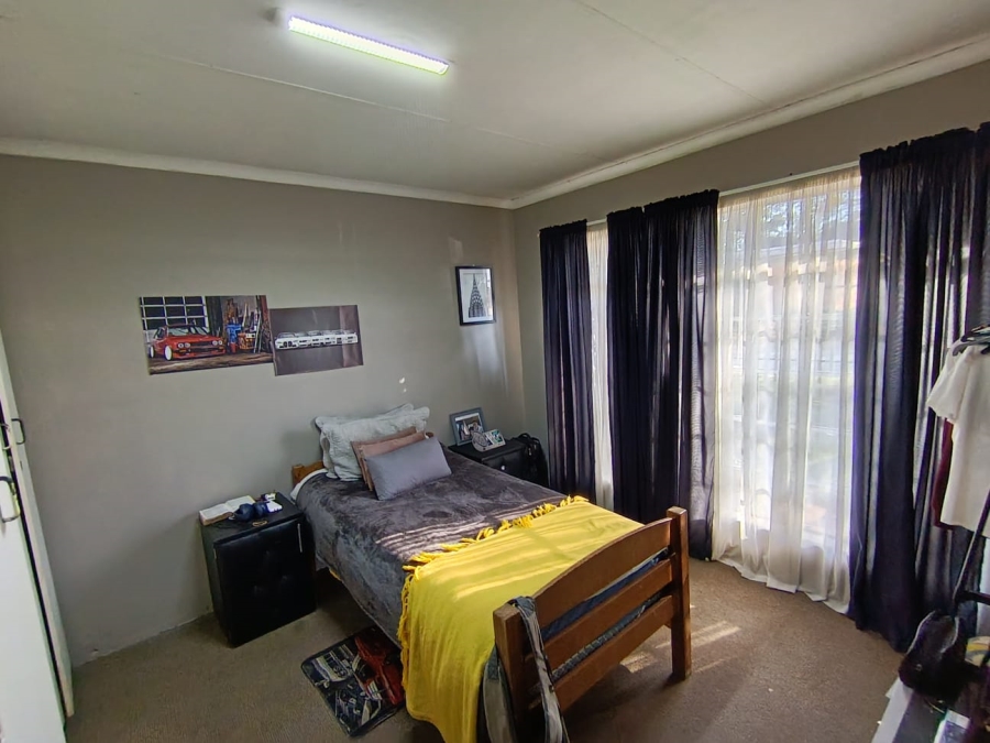 3 Bedroom Property for Sale in Dersley Gauteng
