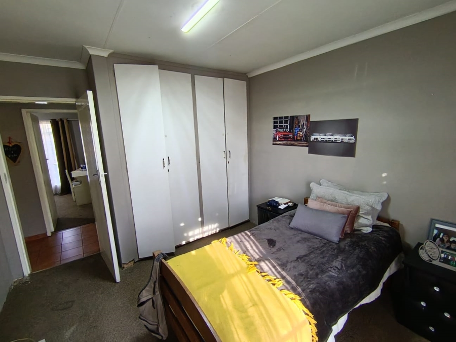 3 Bedroom Property for Sale in Dersley Gauteng