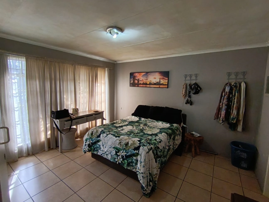 3 Bedroom Property for Sale in Dersley Gauteng