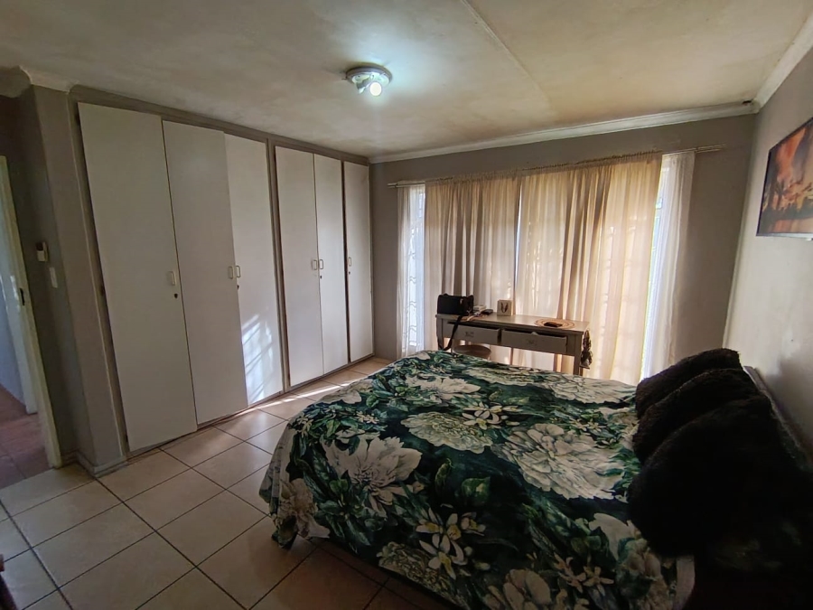 3 Bedroom Property for Sale in Dersley Gauteng