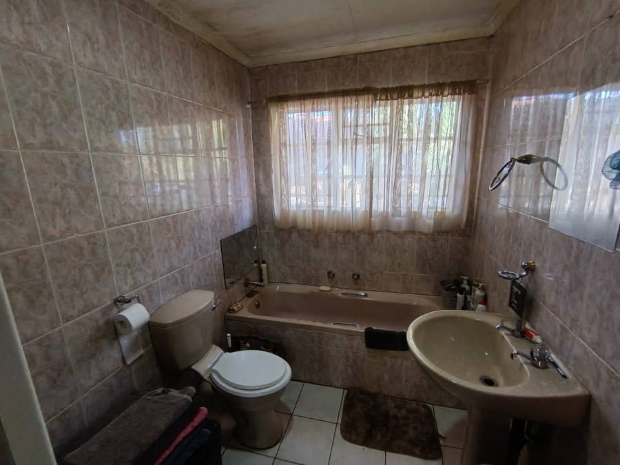 3 Bedroom Property for Sale in Dersley Gauteng