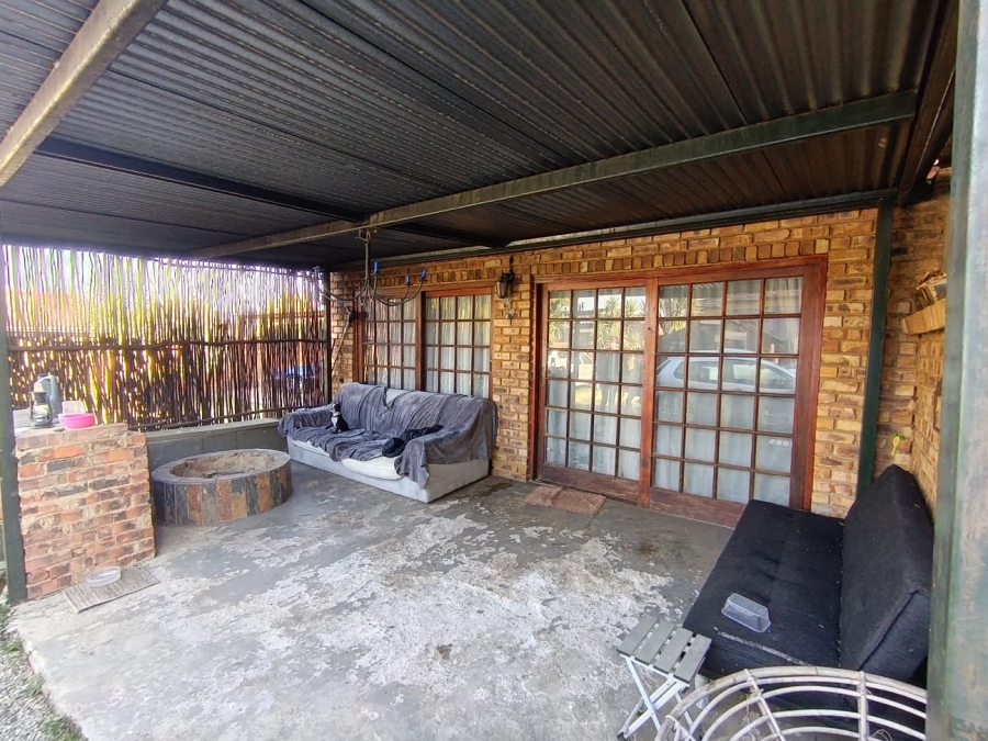 3 Bedroom Property for Sale in Dersley Gauteng