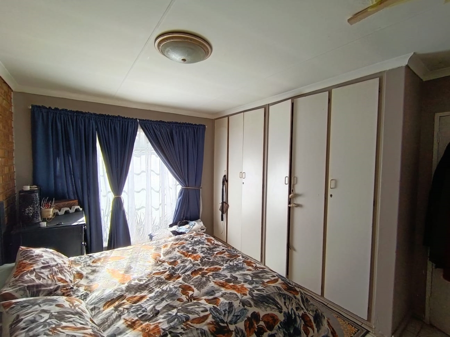 3 Bedroom Property for Sale in Dersley Gauteng