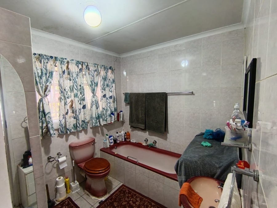 3 Bedroom Property for Sale in Dersley Gauteng